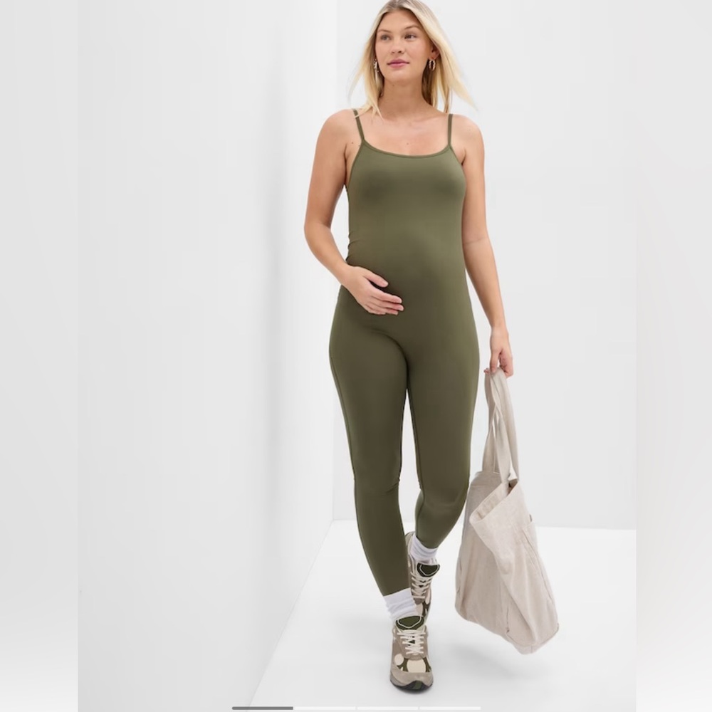 NWOT Gap Maternity one-piece